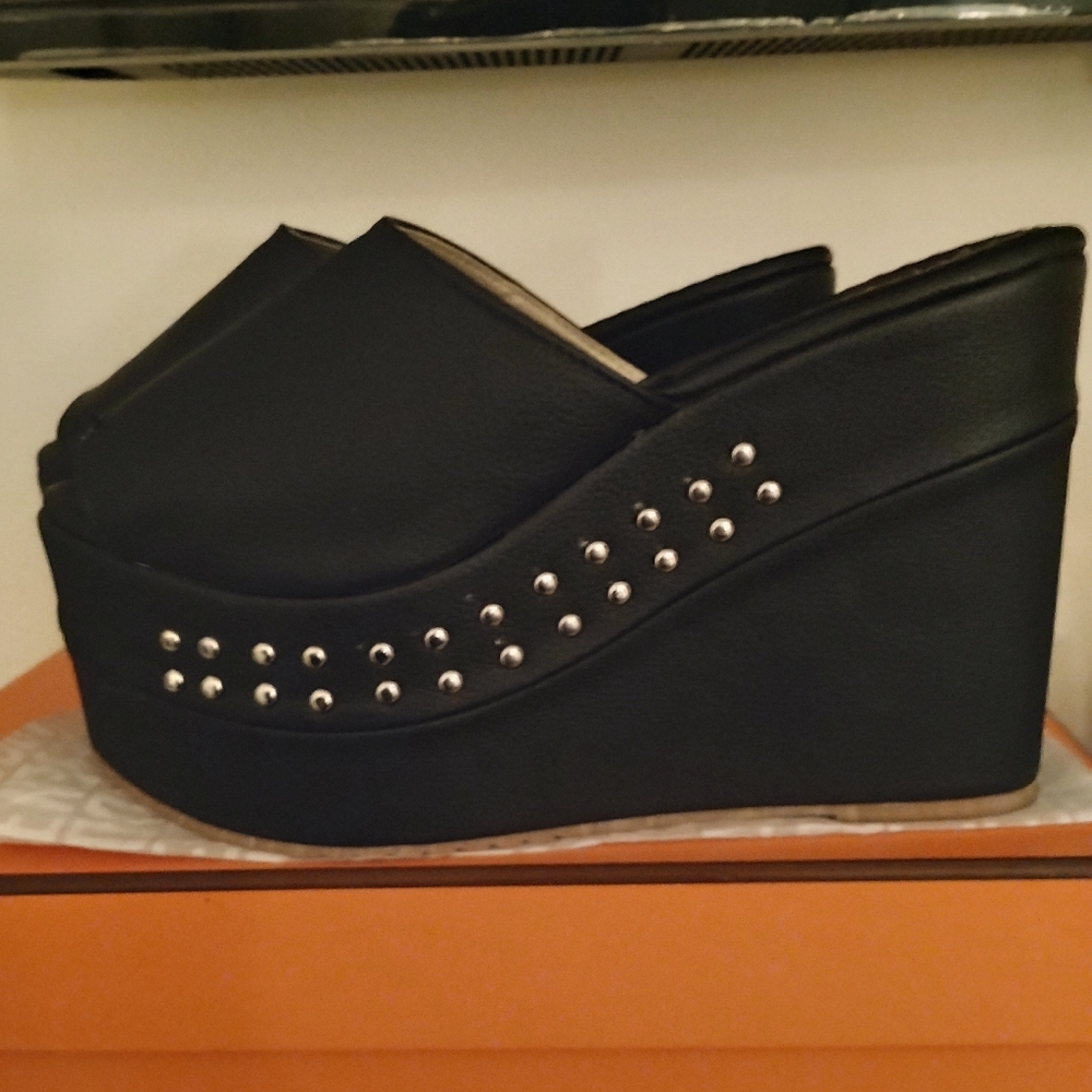 Very Cool Platforms